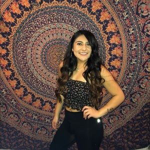 Meet your Posher, Yolanda